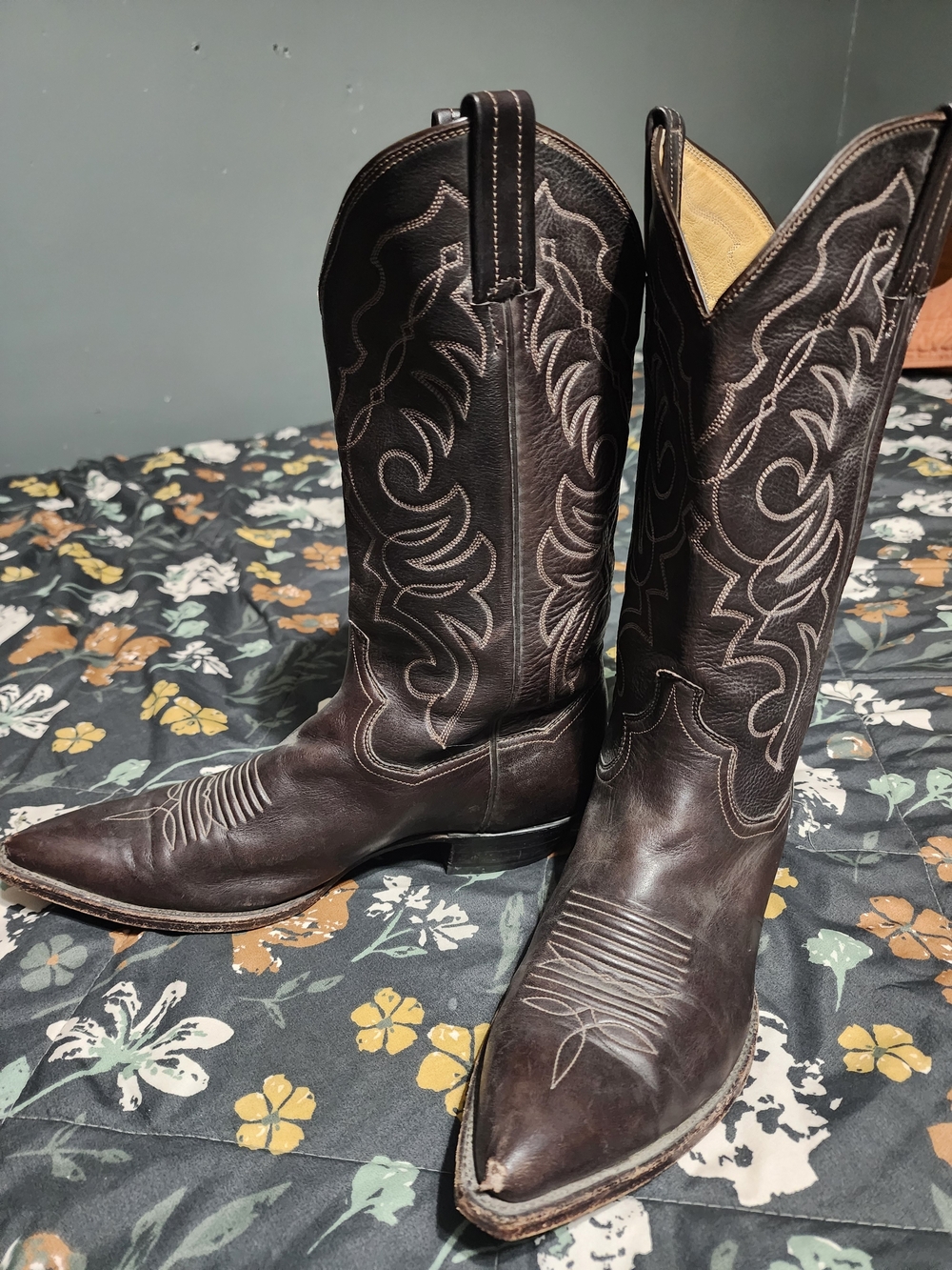Women's Dark Brown Embroidered Western Heeled Boots